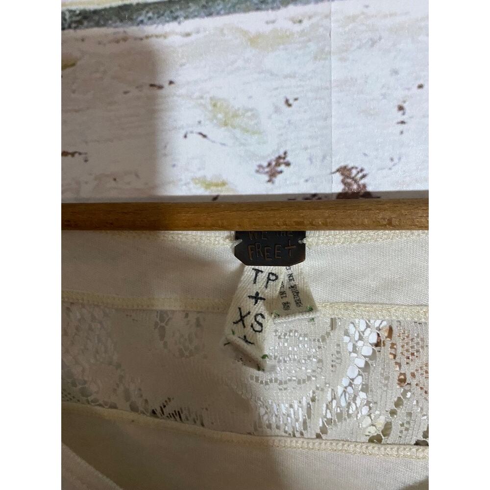 Free People We The Free Butterfly Graphic Print Pure Cotton Lace 3/4 Sleeve Tee - Picture 5 of 7